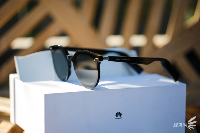 智能时尚利器 华为GENTLE MONSTER联名智能眼镜Eyewear深度评测